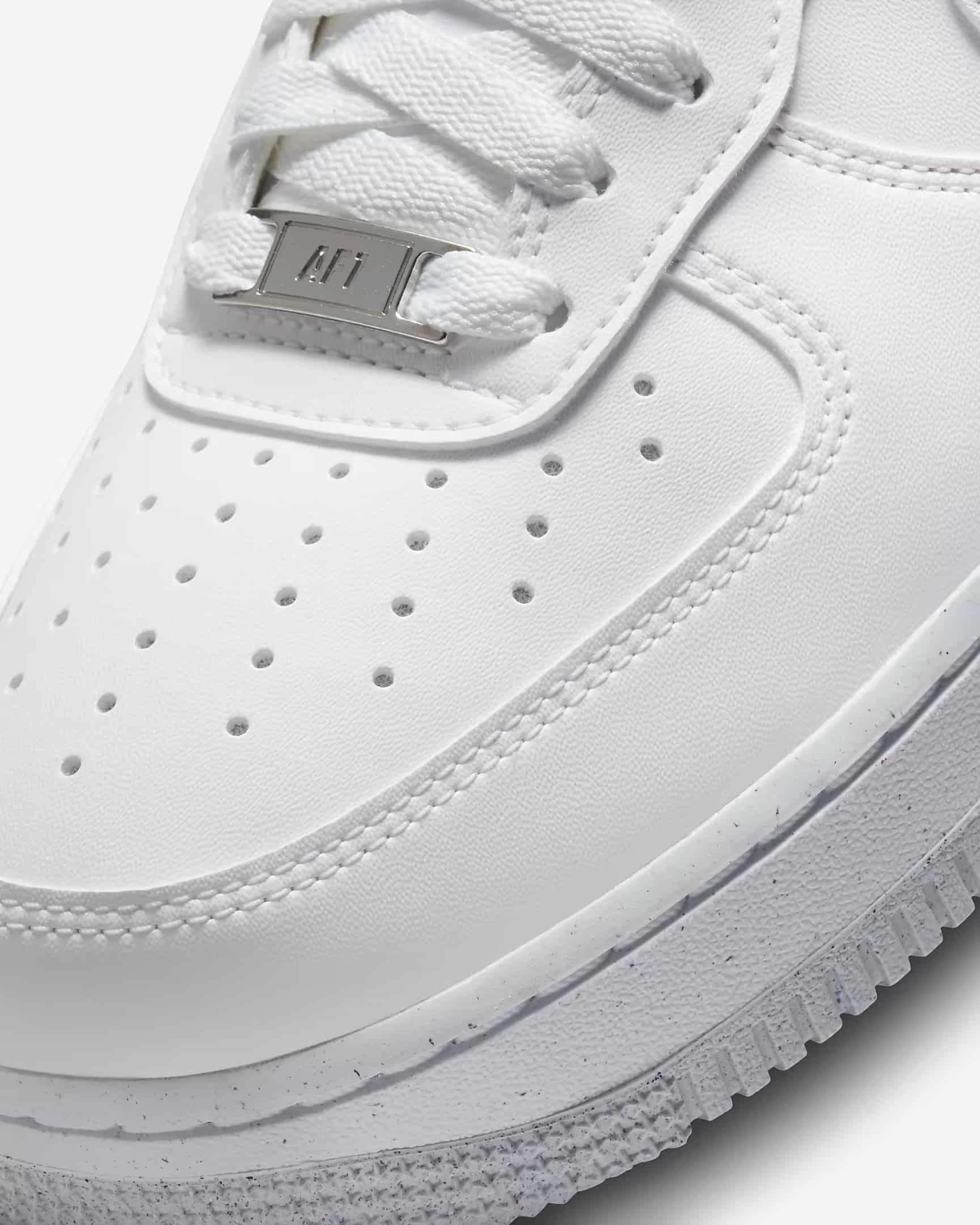 Kun je Nike Air Force 1 in de wasmachine doen? | Sneakerplaats.nl